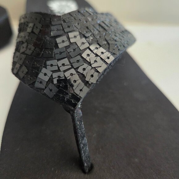 Yellow Box Sandy Sandals NIB 8.5 Black Sequin Thong Flip Flops - Picture 6 of 13